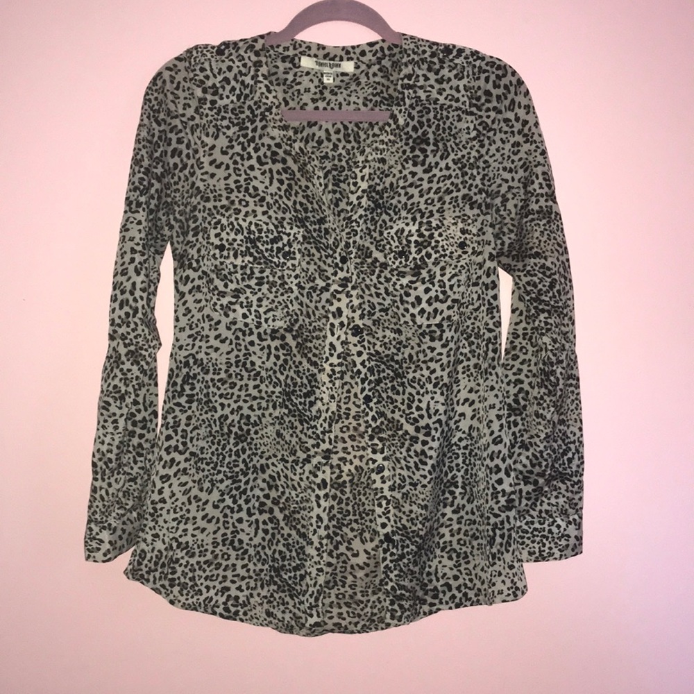Dressy button down shirt👚
